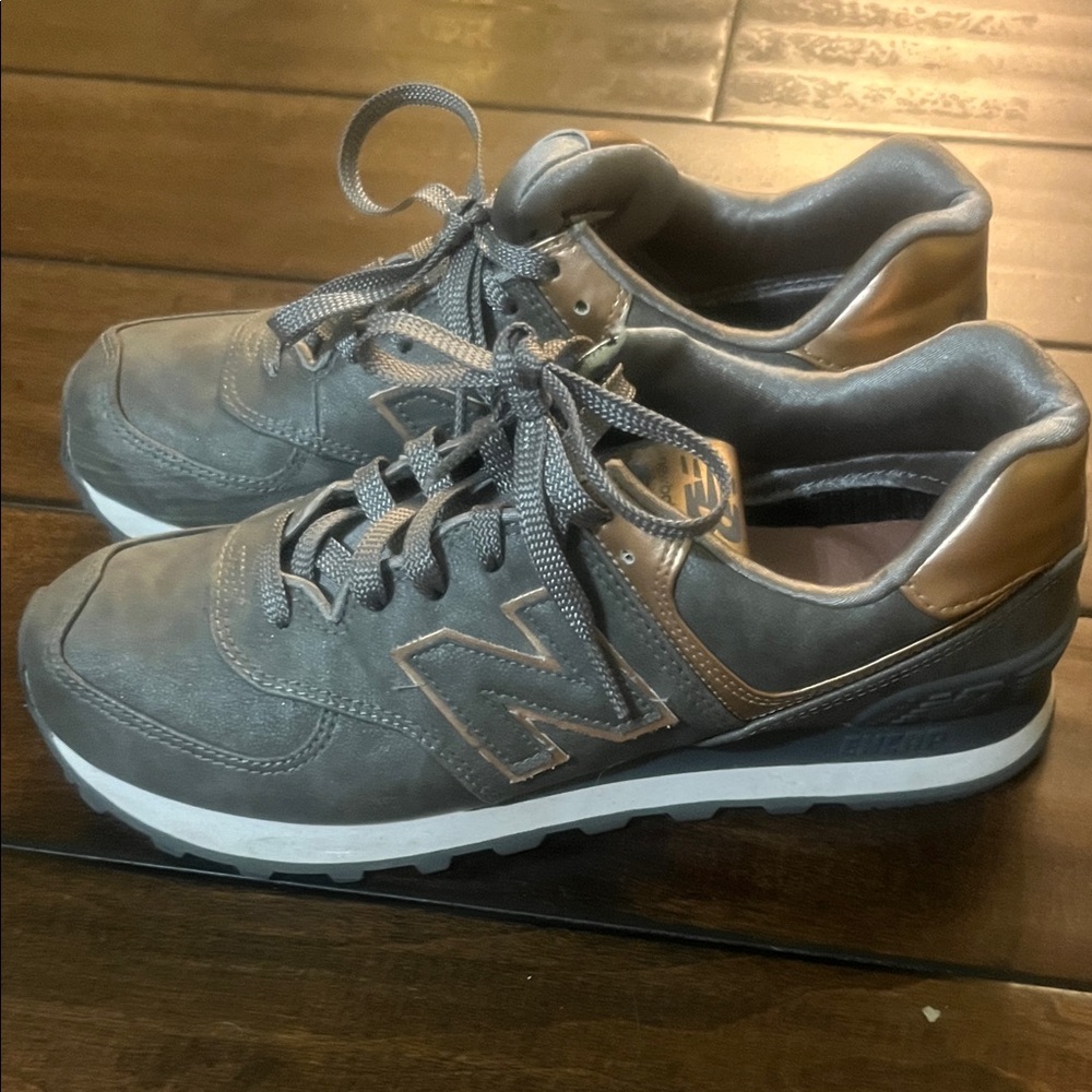 New Balance Charcoal Gray Lace-Up 574 Sneakers SZ 8 - Picture 2 of 9